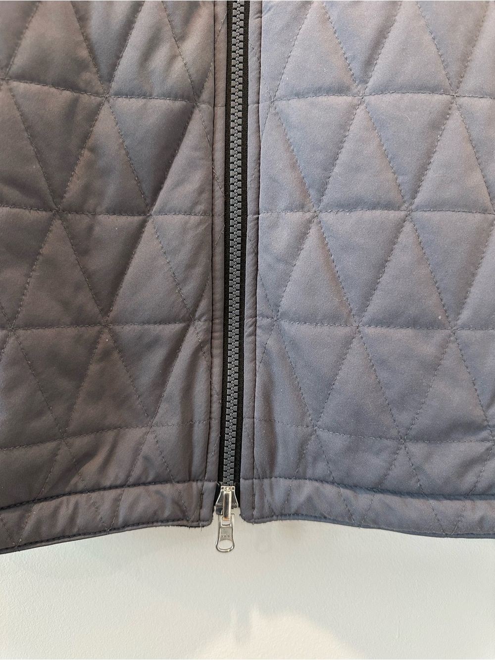 Peter Millar Thermal Block Reversible Vest Black Gray Size Medium Golf Preppy - Picture 9 of 16